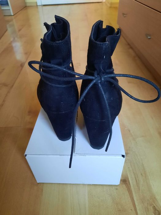 Боти черни велурени платформа