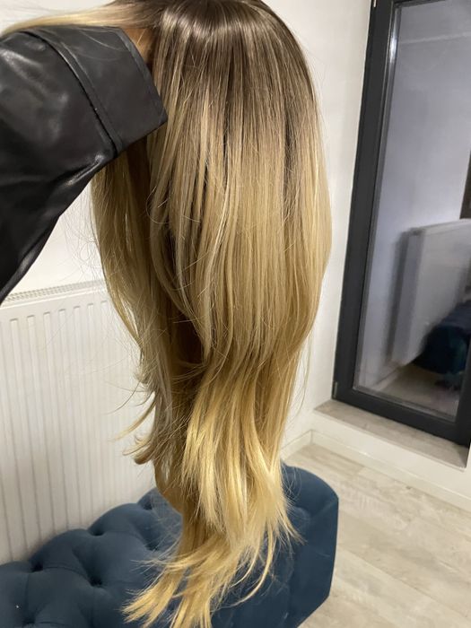Peruca blonda suvite