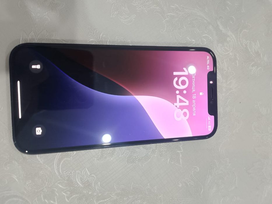 Продам айфон 12 64гб