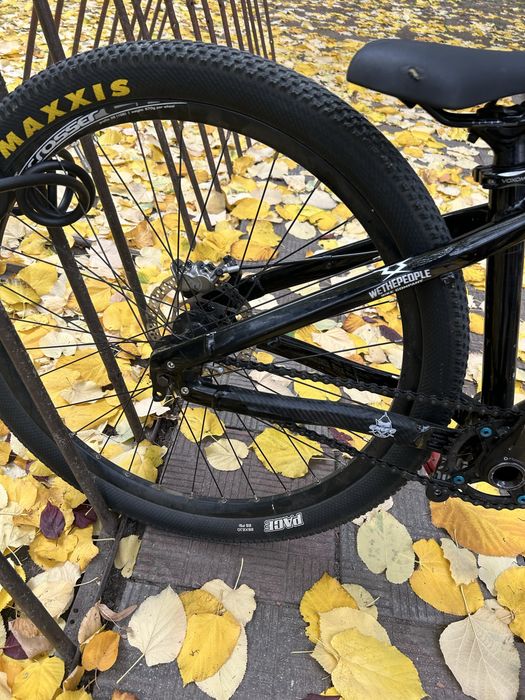 Bicicleta dirt jumper radon