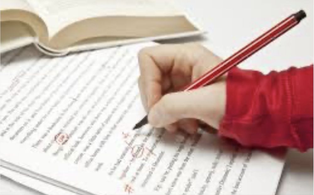 Журналист. Писатель. Редактор. Корректировщик текста.