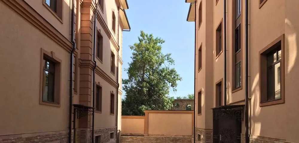 ПРОДАЁТСЯ 4 ком. квартира 156м2. ЕВРО ремонт. 4/2/3 (Green Apple)