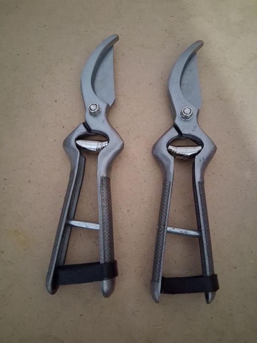 Български лозарски ножици