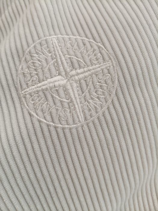 Продам бомбер - куртка осень - весна