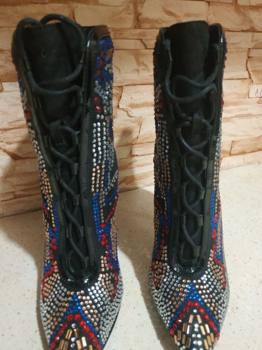 Предлагам дамски боти на Sergio Rossi