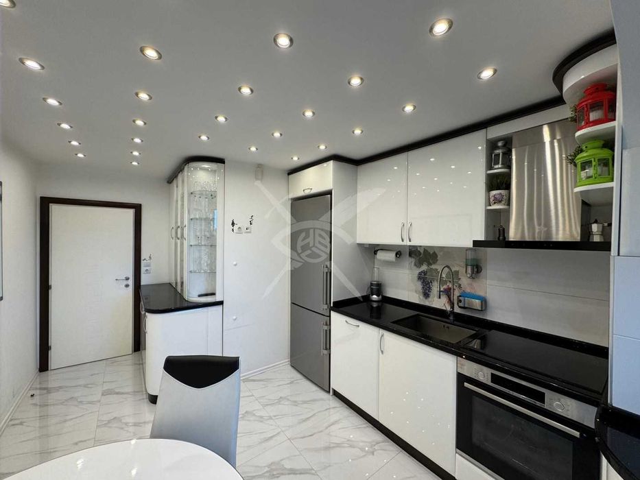 Дава се под наем Тристаен апартамент в София, Младост 1 - 78 кв.м за 1000 € - Снимка #2