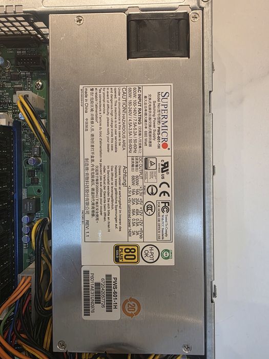 Server Supermicro 1U Xeon Ideal HomeLab NAS Proxmox Synology 680W 80+ gold