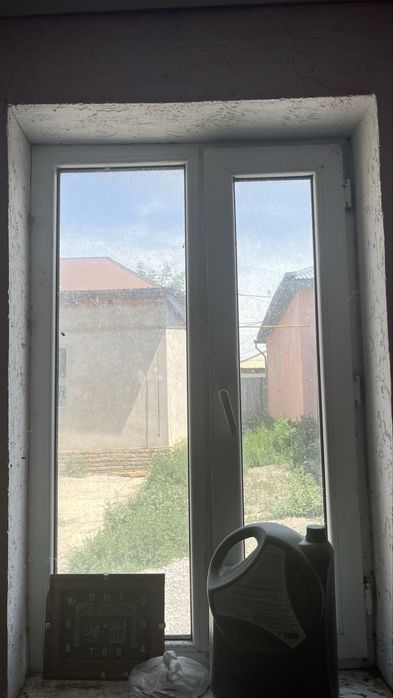 3 Пластик терезе б/у 2 сынған