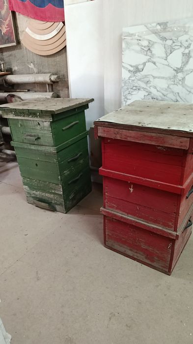 Продам улья и медогонка