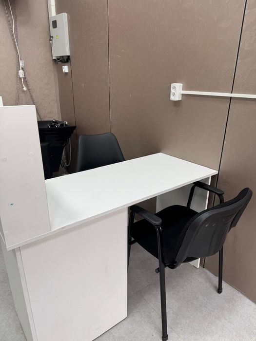 Маникюр педикюр .