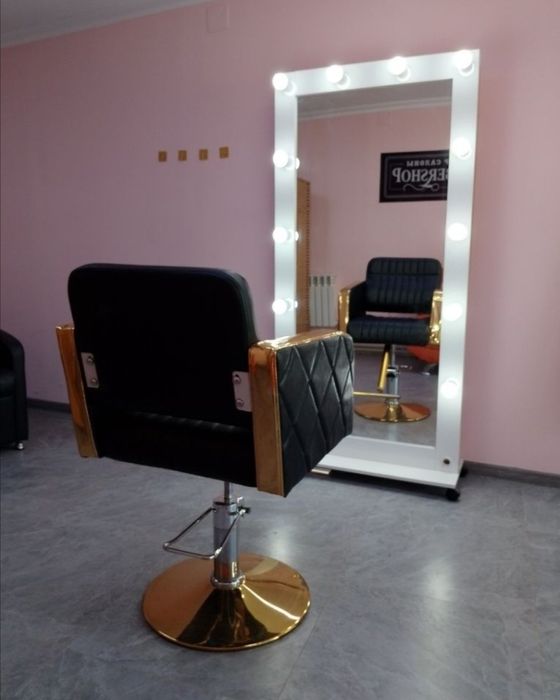 Продам парикмахерские  кресла черные эко кожа !!!