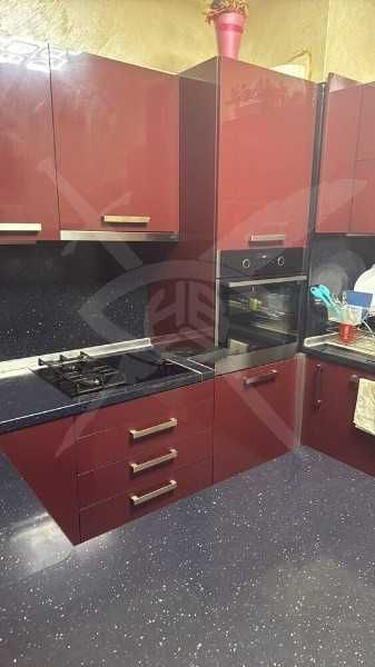 Продава се Тристаен апартамент в Пловдив, Изгрев - 80 кв.м за 1625 €/кв.м - Снимка #2