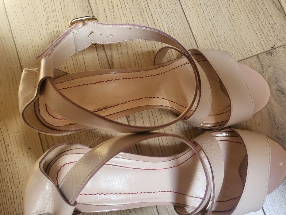 Sandale bej crem piele naturala marimea 40 toc gros 7 cm Giulio