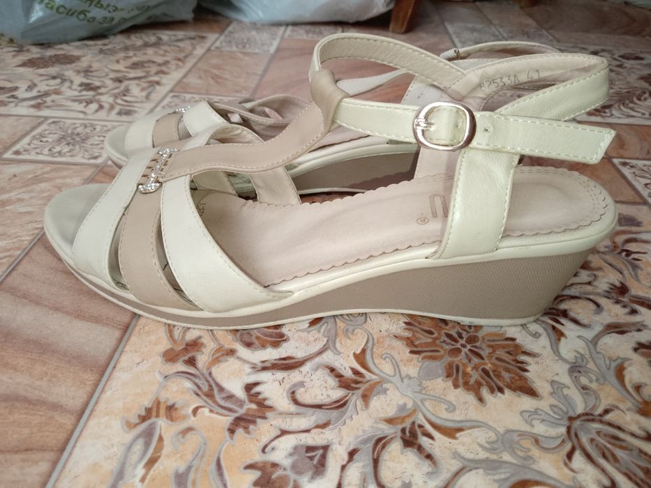 Сандали  босоножки  тапочки