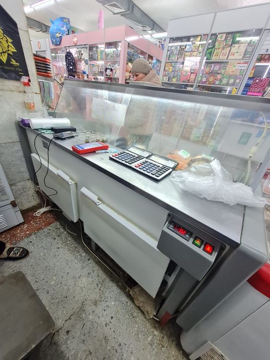 Продам витрину 200 000