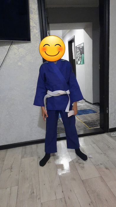 Продам Кимоно. Рост 140