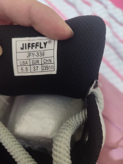 Новые кроссовки Jifffly