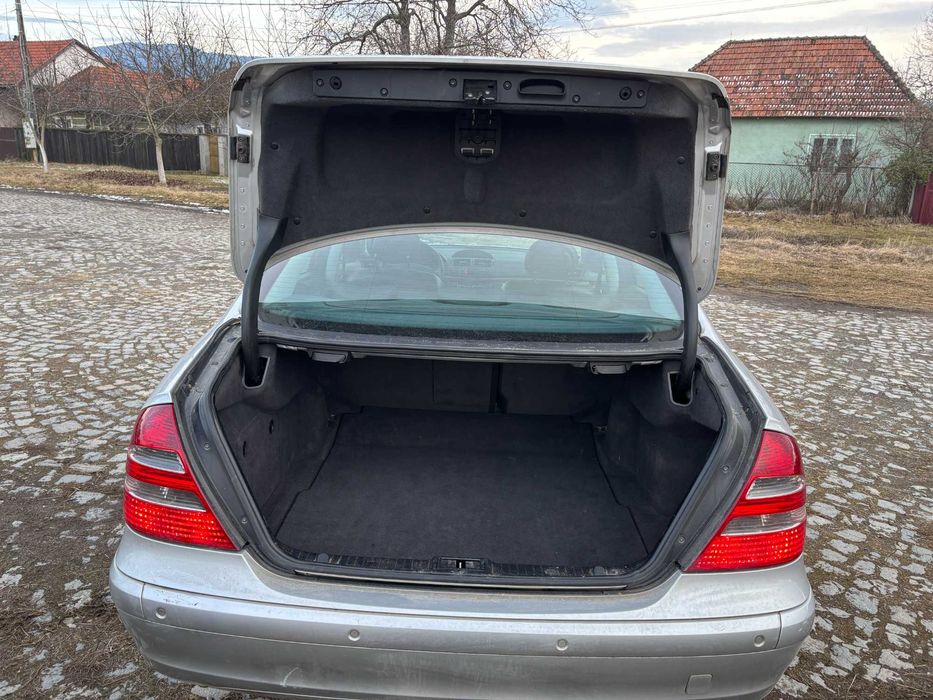 Mercedes- Benz E220 CDI W211 150CP