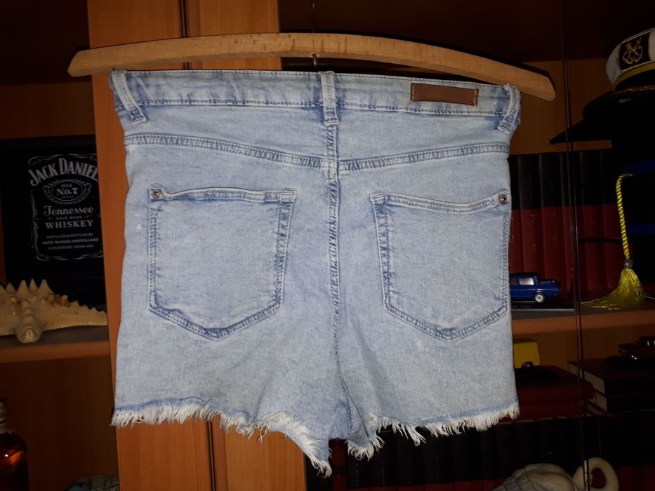 Jeans scurți "damă" -Blue spice 37, Bershka 38, Mango 36