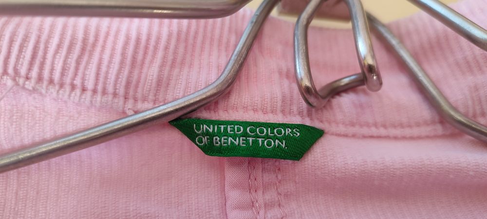 Продам курточку  на девочку