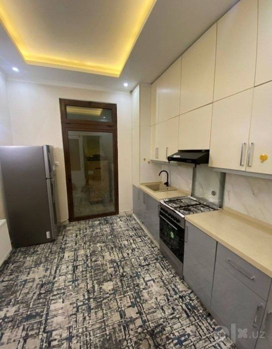 Yashnobod Tuzel Olmos metro yaqnida arenda 2 xonali 250$ oila yoki tal