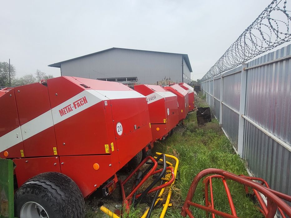 Пресс подборщик рулонный для сена соломы