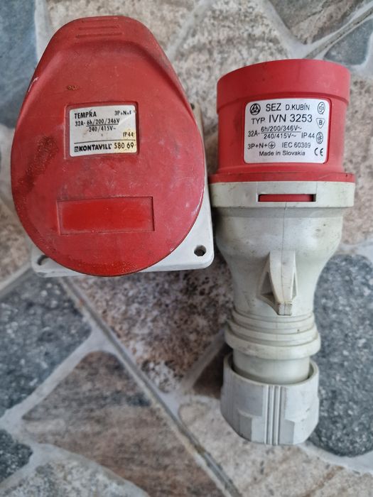 Prize cu fisa 32A/400V, noi.
