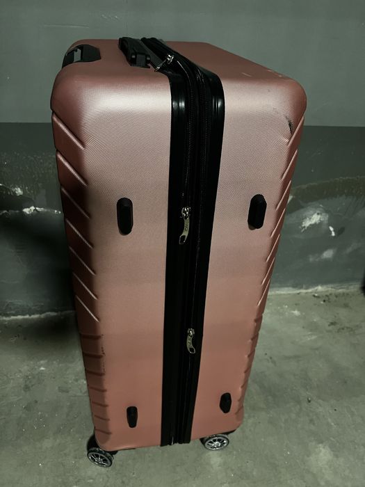 Чемодан размера L
