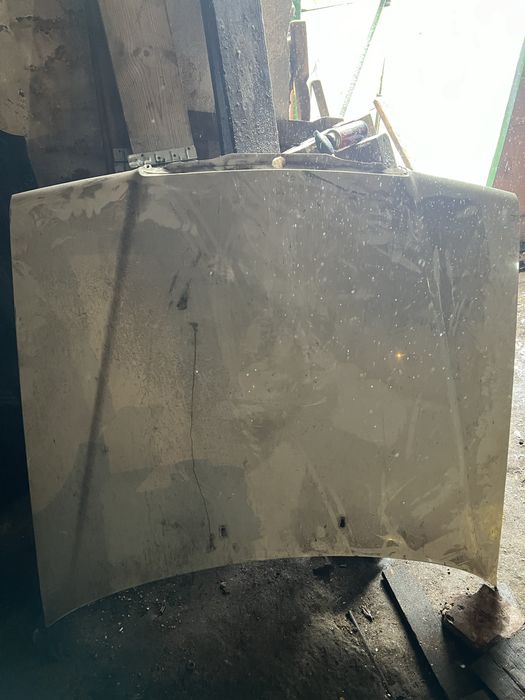 Продам капот на мерседес w124