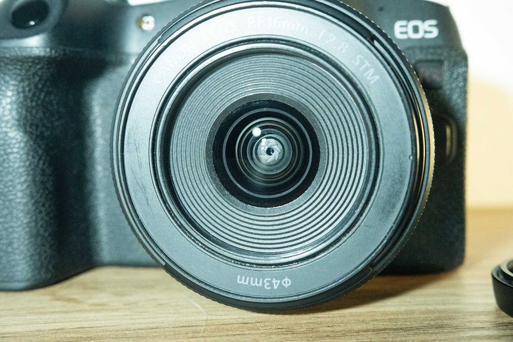 obiectiv Canon RF 16mm f2.8 STM