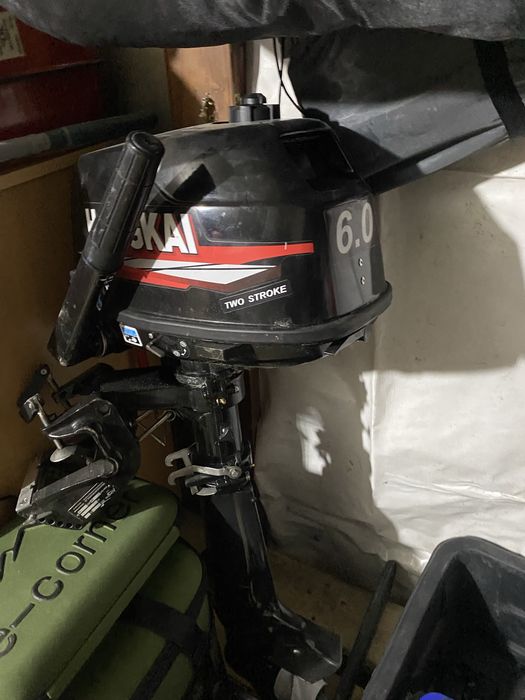 Продам лодку с мотором