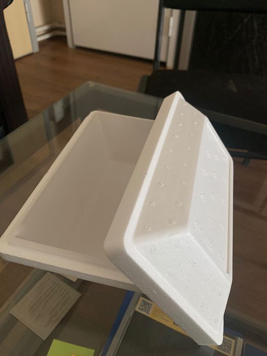 Термоконтейнер для переноски мороженого и других кондитерских изделий