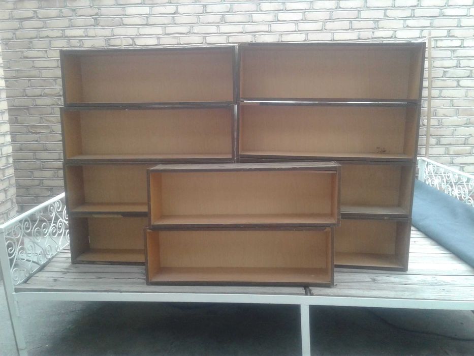 Kitob javonlari 100s donasi