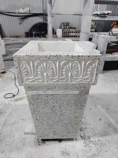 Мраморные кашпо, вазоны, горшки для цветов и уличные cкамейки | Арзон!