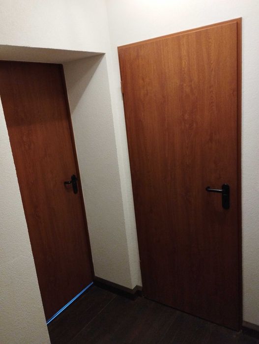 Метални интериорни врати Хьорман цвят дъб с монтаж