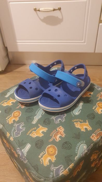 Sandale Crocs pt fete sau baieti, marime 23-24, albastru violet