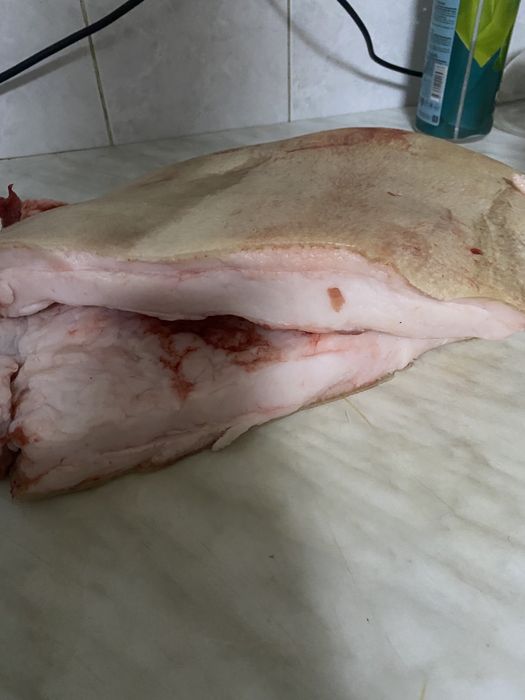 Свежее свиное сало на засолку