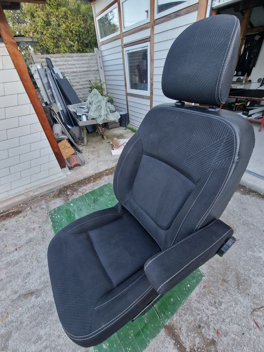 Седалка за Опел Виваро В  - 2016 год.
( Opel Vivaro