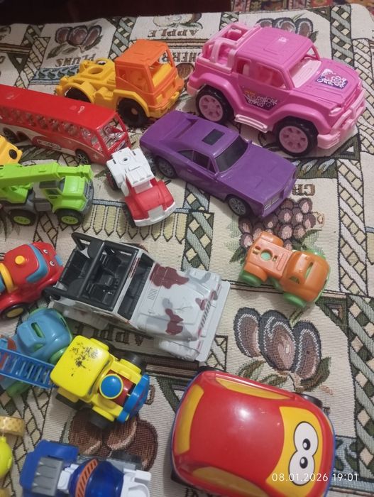 Машинки игрушки для малышей