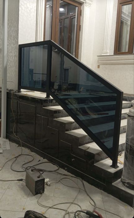 Darvaza kaletka naves kazerok perela