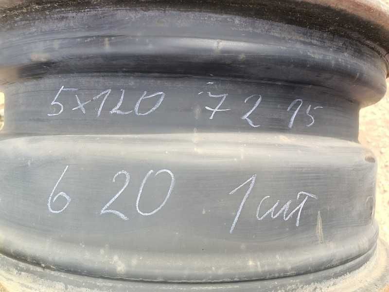 Продам оригинальный металлический диск на BMW 5 е34