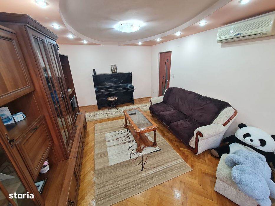 Inchiriez apartament 2 camere Modern Bou Rosu, et. 1, Centrala, Clima.