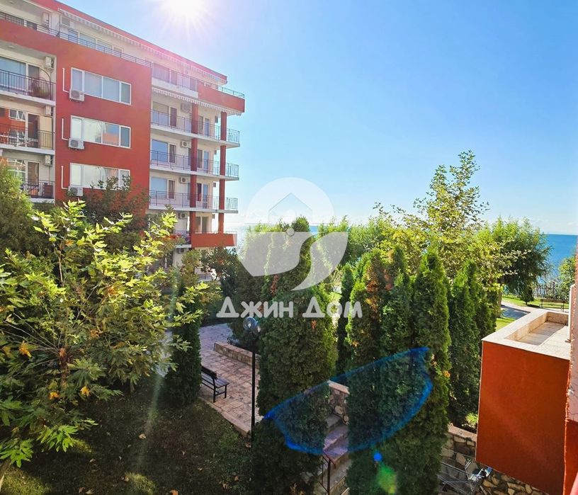 Апартамент с ЧАСТИЧНА ГЛЕДКА МОРЕ в Марина Вю Форт Бийч, Елените