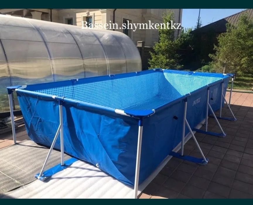 Домашний каркасный бассейн продается с лестницой