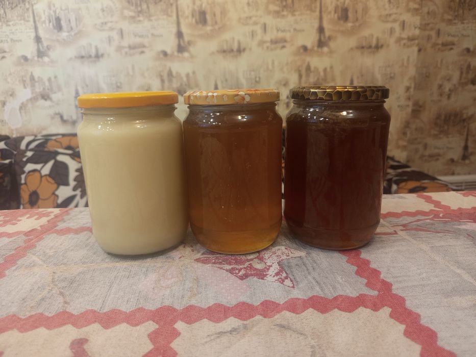 Продавам пресен пчелен мед