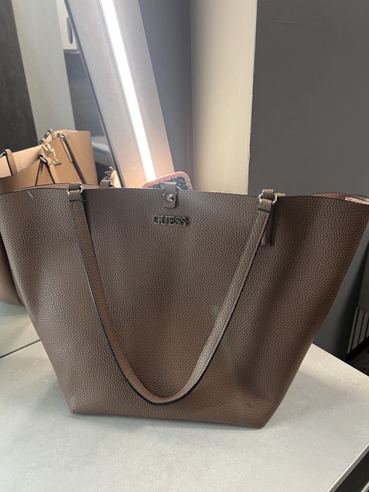 Двулицева чанта GUESS