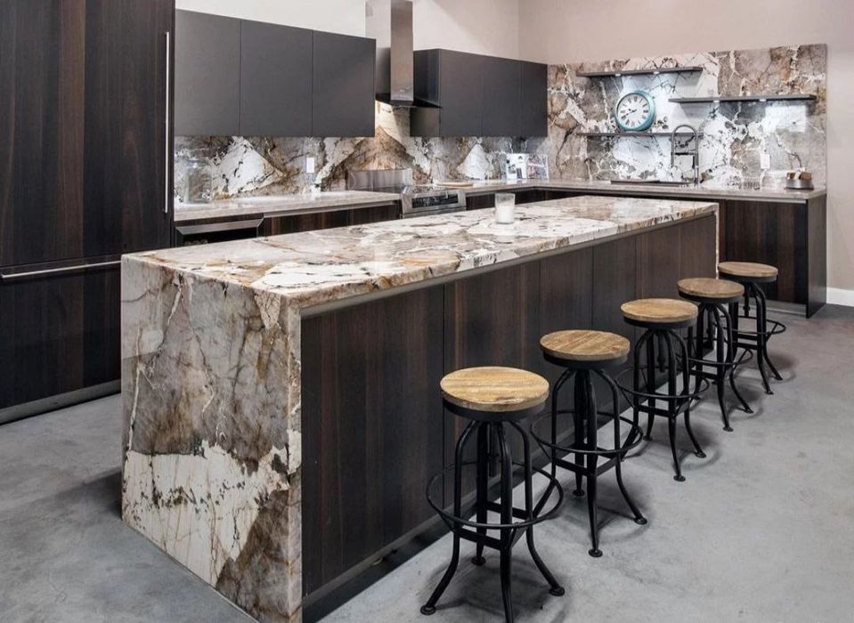 Дизайнерские изделия из керамогранита любой сложности!!!