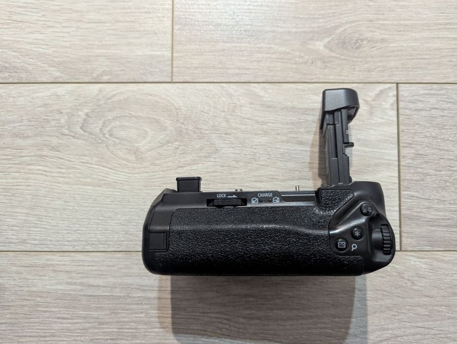 Батарейный блок для Canon R BG-E22
