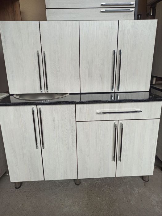 Кухонный мебель. 1.30