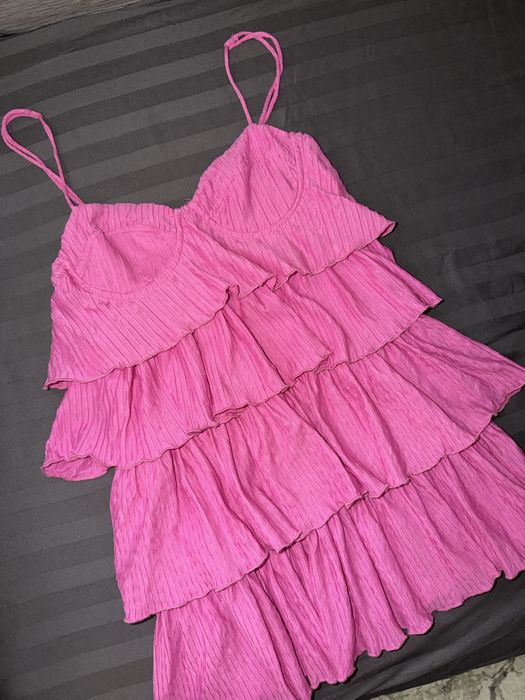 Розова ефирна рокличка Zara